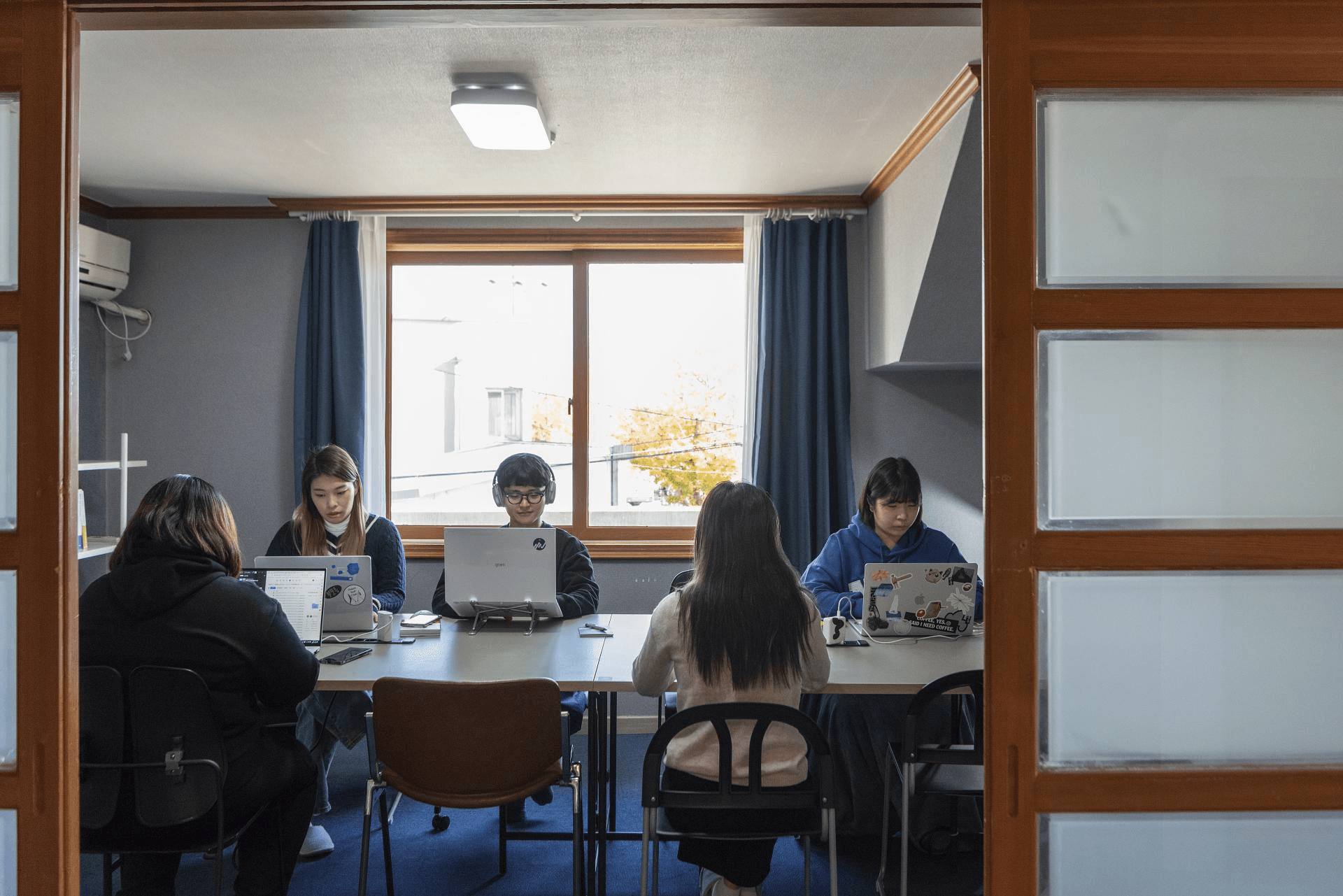 MZ세대 리모트워커를 위한 워케이션, 파도의 집 - 3