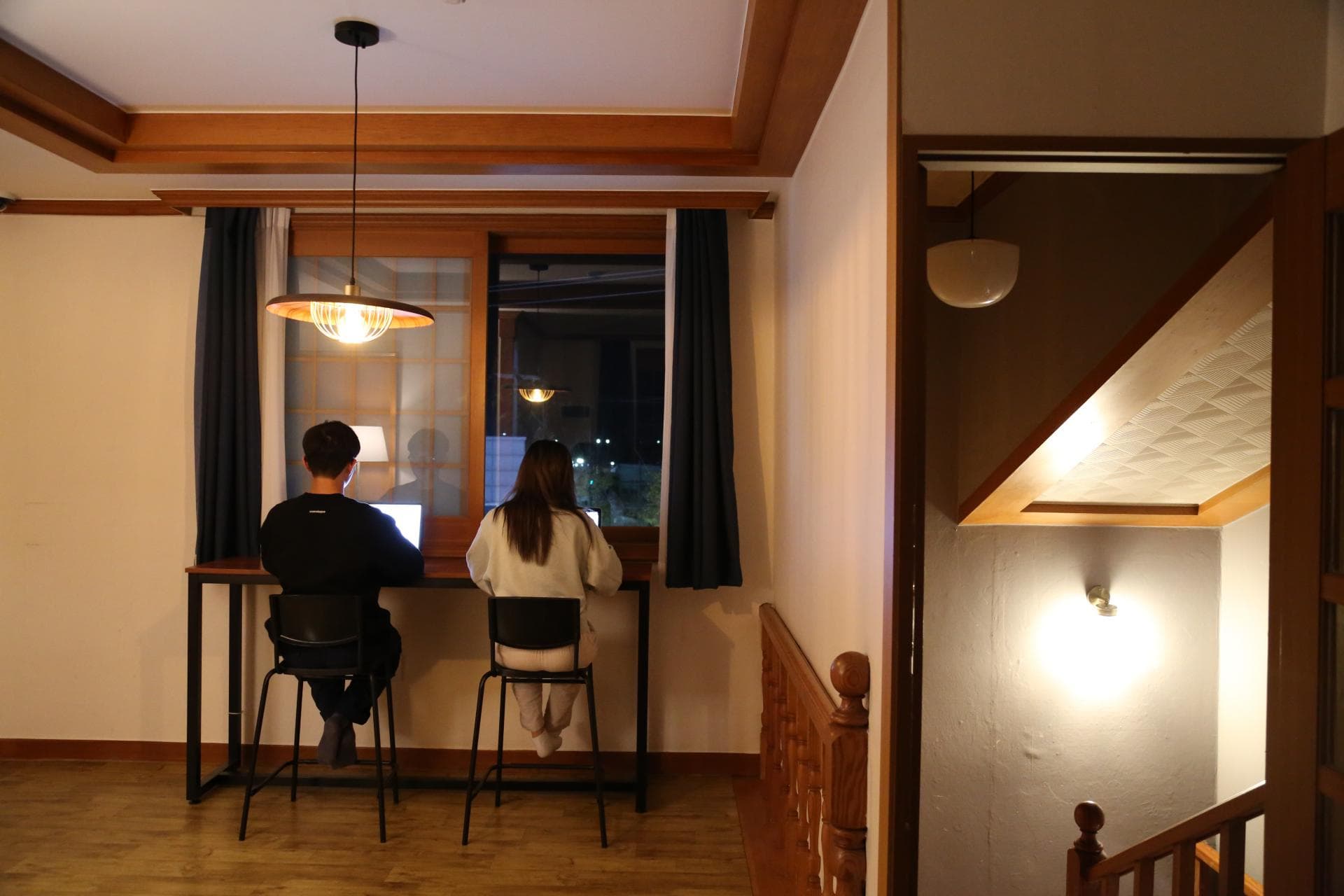 MZ세대 리모트워커를 위한 워케이션, 파도의 집 - 6